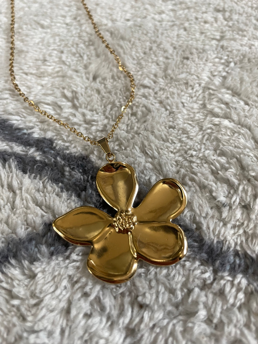 Flowers necklace