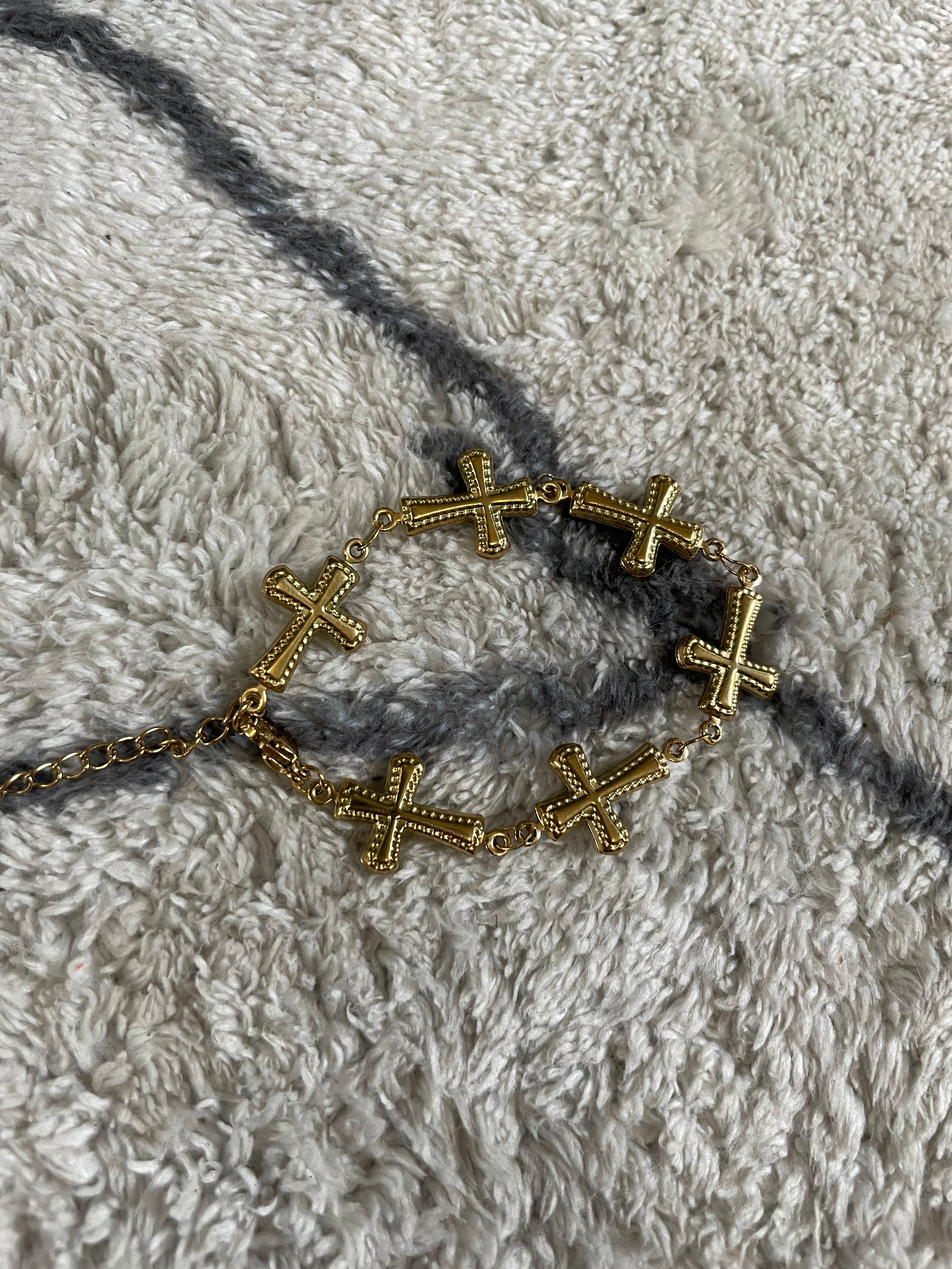 Bracelets crucifix
